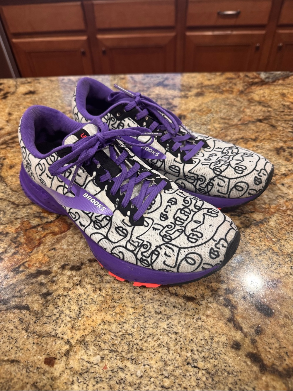 Womens Brooks Launch 7 Empower Her Running Shoes Size 9 Purple White Sneakers